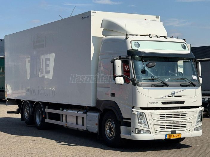 VOLVO FM 500 6X2 HŰTŐS EMELŐHÁTFALAS