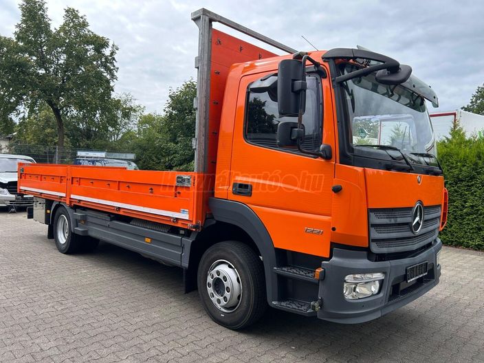 MERCEDES-BENZ ATEGO 1221 4X2 PLATÓS