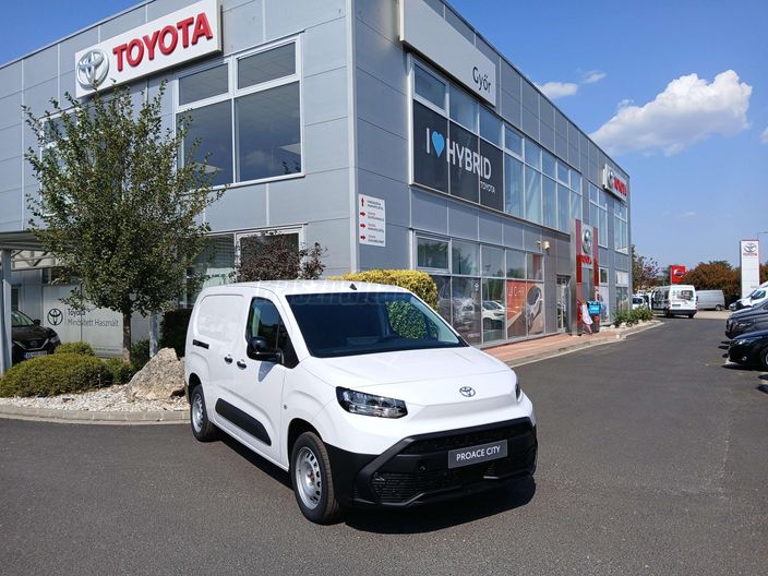 TOYOTA PROACE