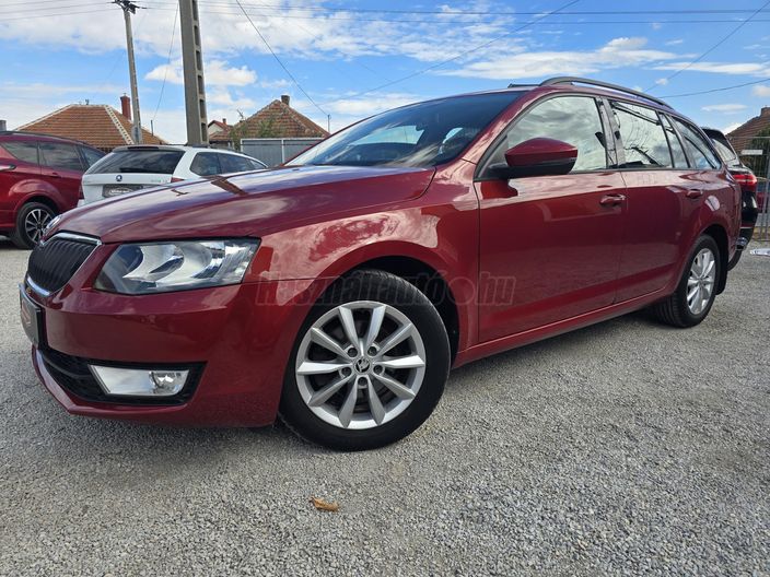 SKODA OCTAVIA Combi 1.6 CR TDI Style DSG