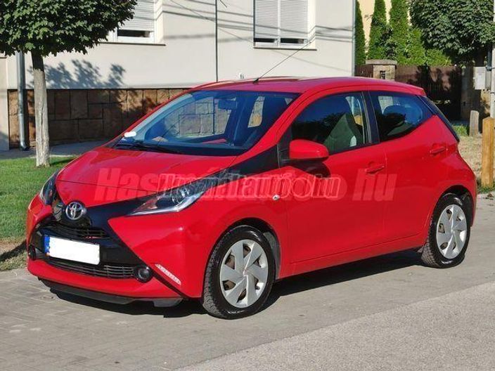 TOYOTA AYGO 1.0 x-play (Automata)