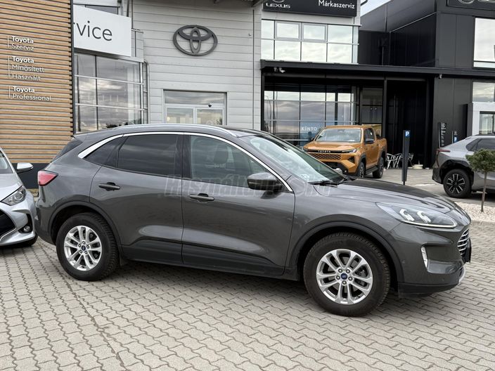 FORD KUGA 2.5 FHEV Titanium CVT