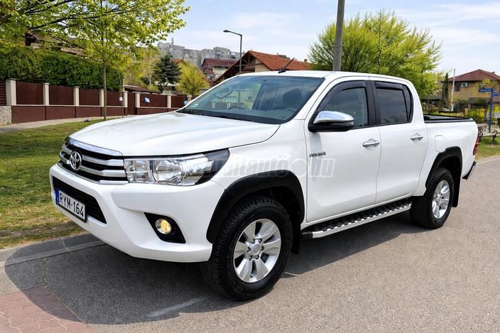 TOYOTA HILUX 2.4 D-4D 4x4 Double Executive Invincible
