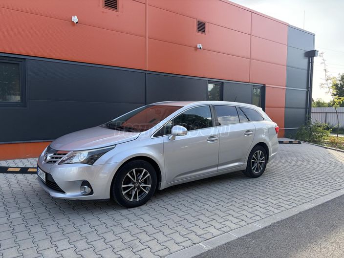 TOYOTA AVENSIS Wagon 2.0 D-4D Premium