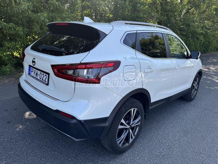 NISSAN QASHQAI 1.2 DIG-T Tekna