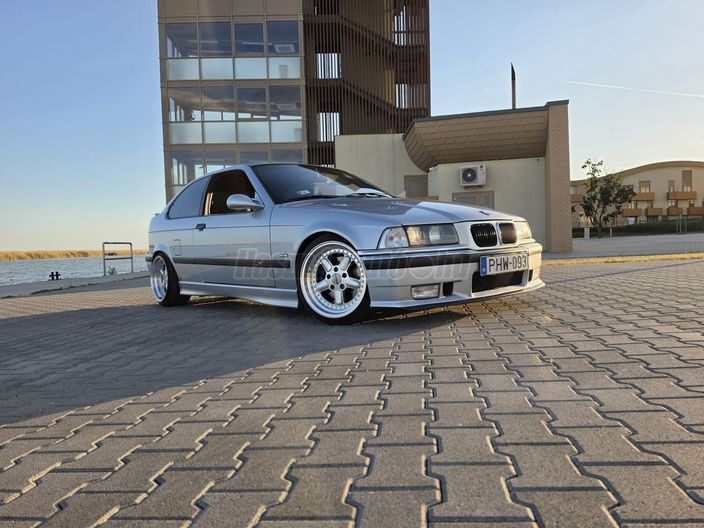 BMW 323