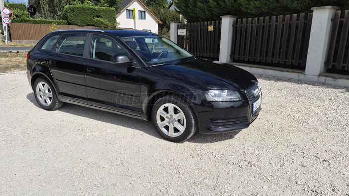 AUDI A3 1.6 TDI Ambition DPF