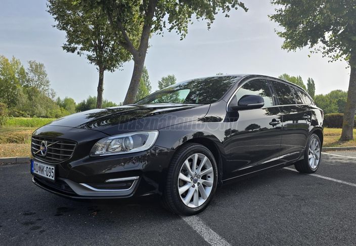 VOLVO V60 2.0 D [D3] Summum