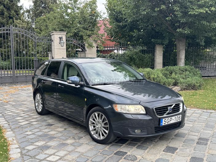 VOLVO V50 2.4 D [D5] Summum (Automata)