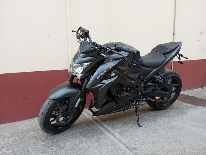 SUZUKI GSX-S 1000