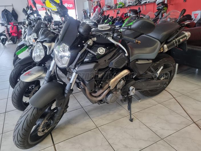 YAMAHA MT-03