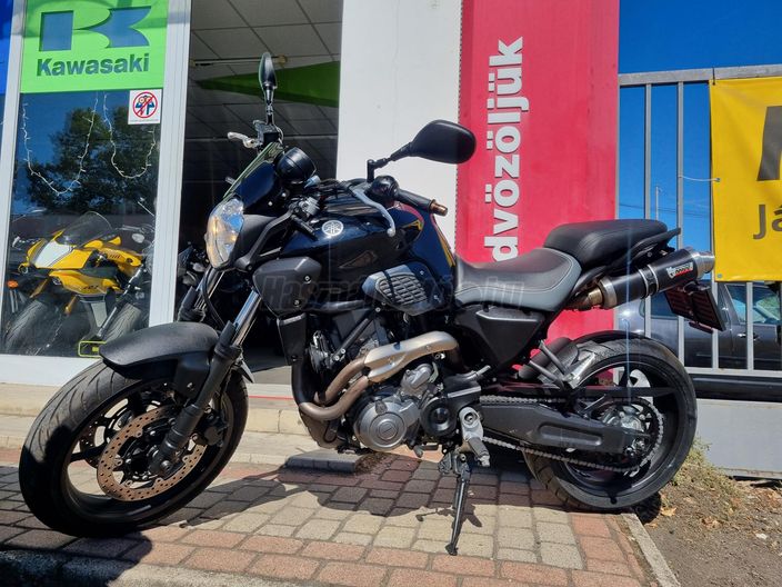 YAMAHA MT-03