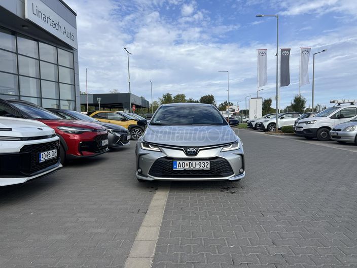 TOYOTA COROLLA 1.8 Hybrid Style e-CVT