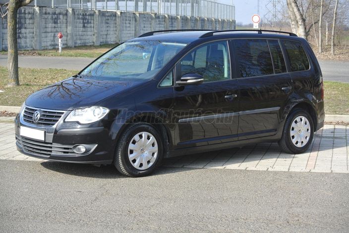VOLKSWAGEN TOURAN 1.4 TSi Conceptline