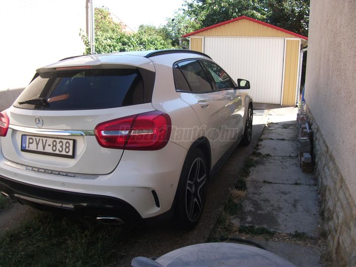 MERCEDES-BENZ GLA 200 Style
