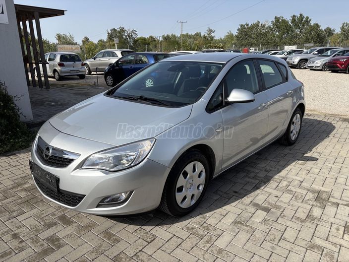 OPEL ASTRA J 1.6 Enjoy