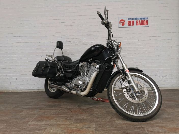 SUZUKI VS 800 (INTRUDER)