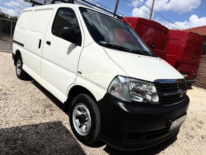 TOYOTA HIACE 2.5 D-4D 4WD Panel Van