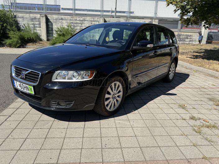 VOLVO V50 2.0 Momentum