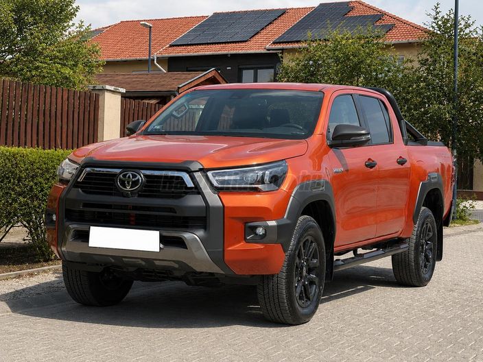 TOYOTA HILUX 2.8 D-4D MHEV 4x4 Double Invincible (Automata)