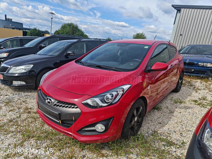 HYUNDAI I30 1.4i Travel Edition
