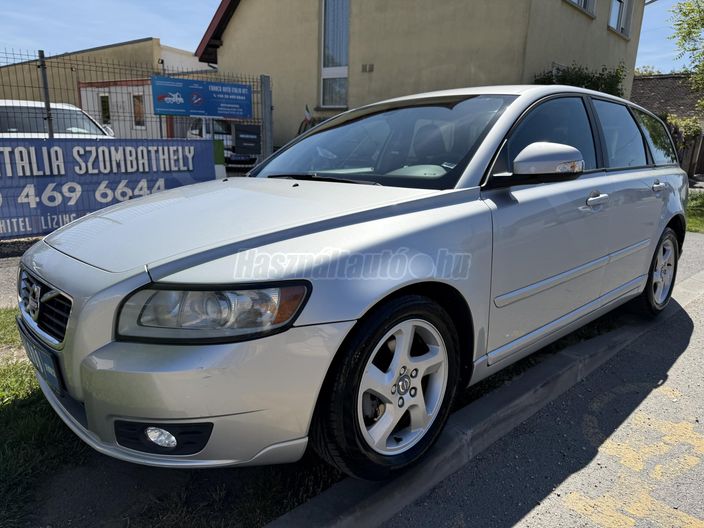 VOLVO V50 1.6 D [D2] Momentum