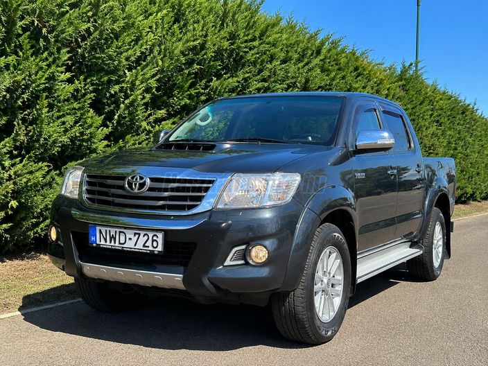 TOYOTA HILUX 3.0 D-4D 4x4 Double SR+ (Automata)