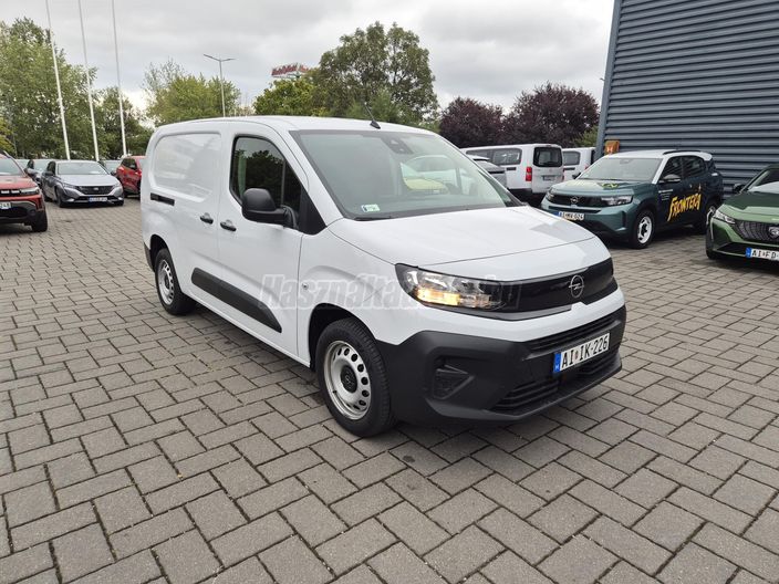 OPEL COMBO Cargo 1.5 DT L2H1 2.4t Cargo Edition (3 személyes )
