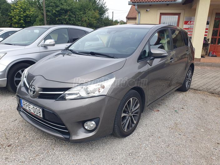 TOYOTA VERSO 1.6 D-4D Live Plus