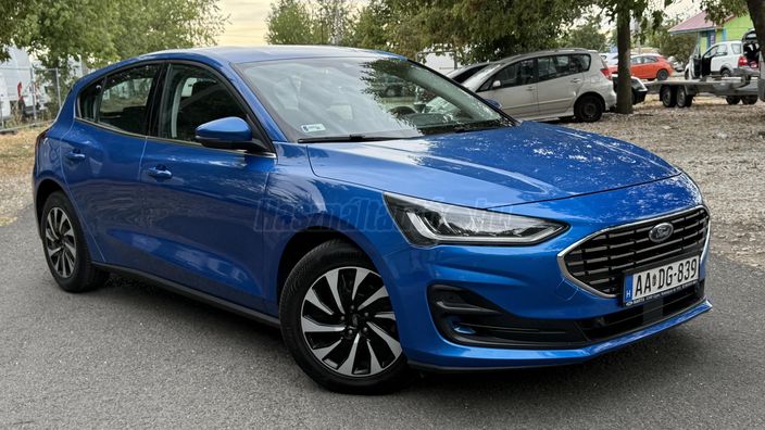 FORD FOCUS 1.0 EcoBoost Titanium