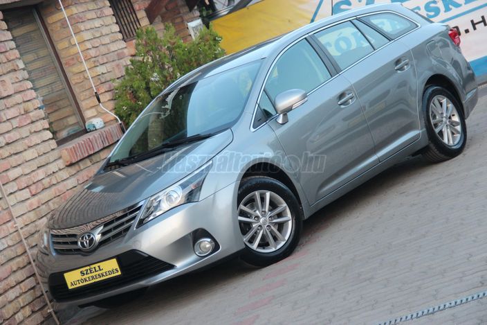 TOYOTA AVENSIS Wagon 1.8 Executive