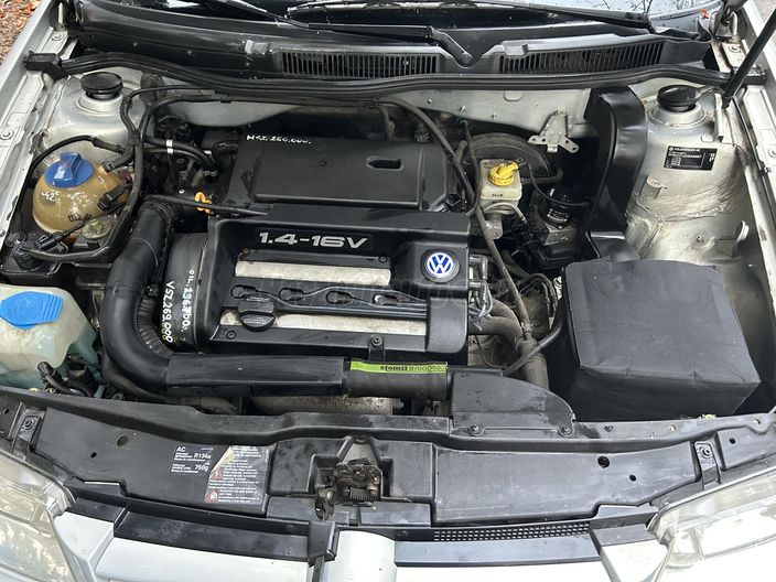 VOLKSWAGEN BORA