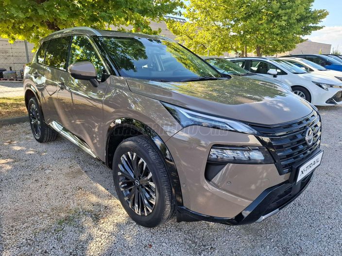 NISSAN X-TRAIL e-Power 204LE 2WD Tekna + Bose napfénytető készletről