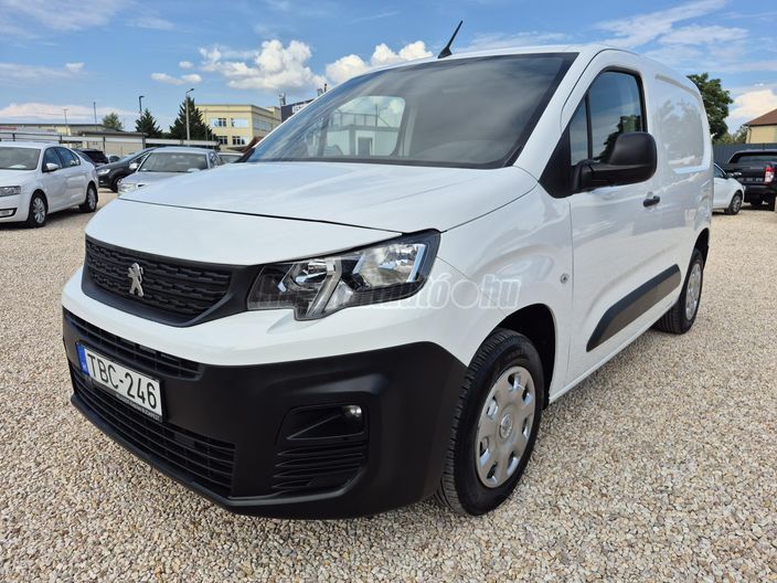 PEUGEOT PARTNER 1.5 BlueHDi 100 Premium L1 1000 (3 személyes )