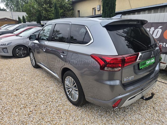 MITSUBISHI OUTLANDER 2.4 PHEV Instyle Premium 4WD CVT