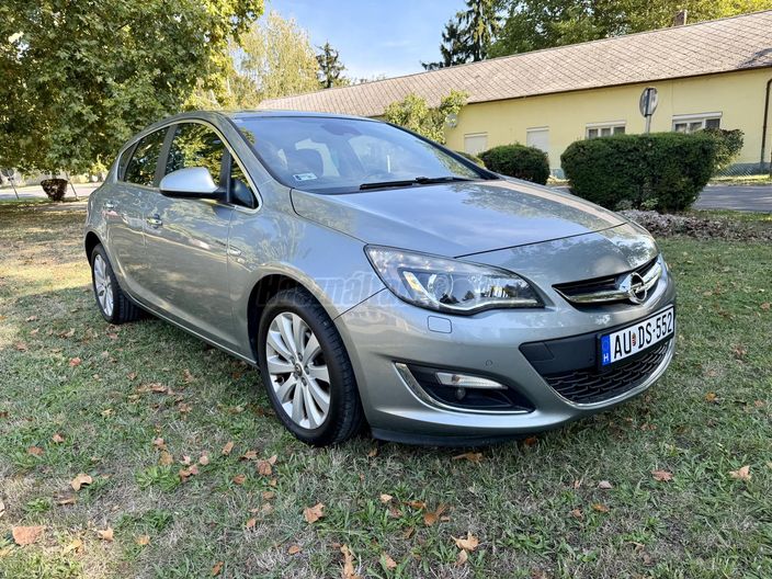 OPEL ASTRA J 1.4 T Cosmo