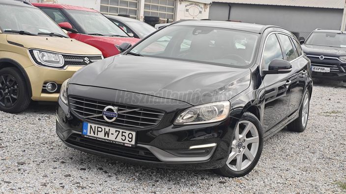VOLVO V60 2.0 D [D4] Momentum Geartronic