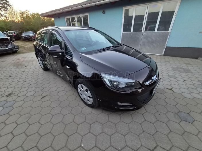 OPEL ASTRA J Sports Tourer 1.6 Cosmo