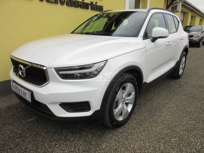 VOLVO XC40 1.5 [T2] Momentum Core