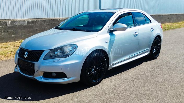 SUZUKI KIZASHI 2.4 SDLX CVT 4WD