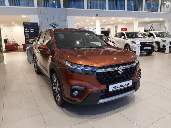 SUZUKI S-CROSS