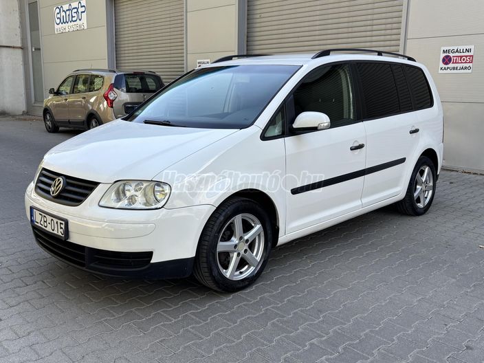VOLKSWAGEN TOURAN 1.6 FSI Trendline