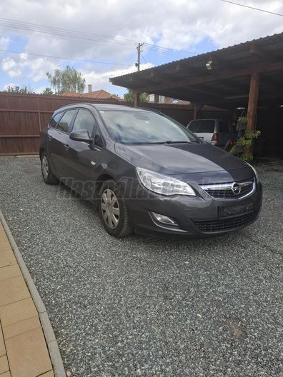 OPEL ASTRA J Sports Tourer 1.7 CDTI Selection