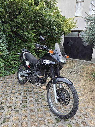 SUZUKI DR 650 RSE