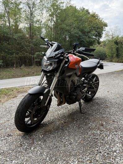 YAMAHA MT-09