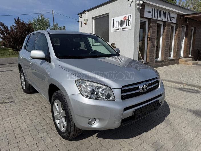 TOYOTA RAV 4 Rav4 2.2 D-4D 4x4 Sol