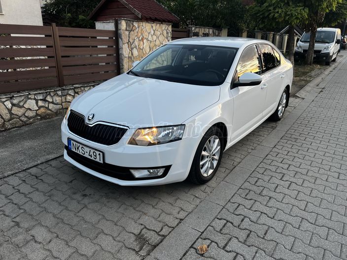 SKODA OCTAVIA 1.6 CR TDI Joy DSG