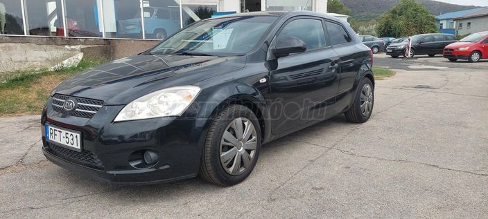 KIA CEE'D 1.4 EX