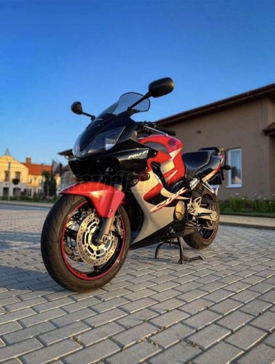 HONDA CBR 600 F4