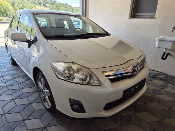 TOYOTA AURIS 1.8 HSD Luna (Automata)